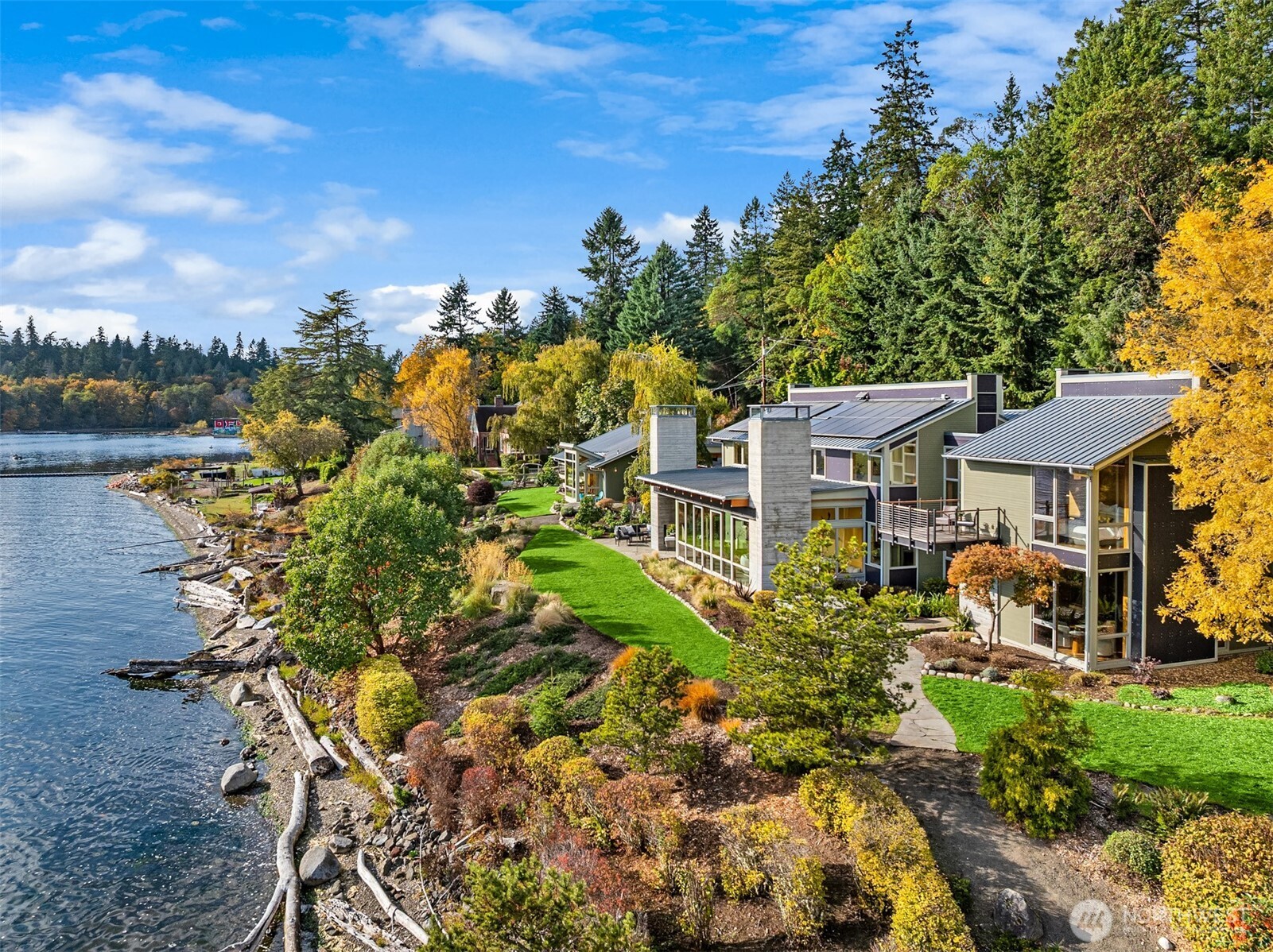 10403 NE Seaborn Road , Bainbridge Island, WA 98110-3173