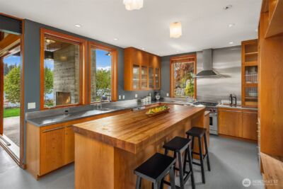10403 NE Seaborn Road , Bainbridge Island, WA 98110-3173 - Photo 13