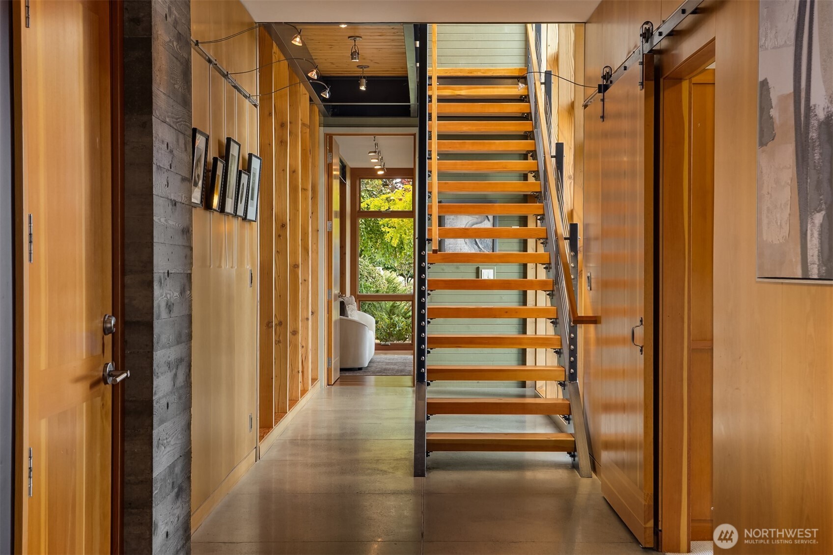 10403 NE Seaborn Road , Bainbridge Island, WA 98110-3173