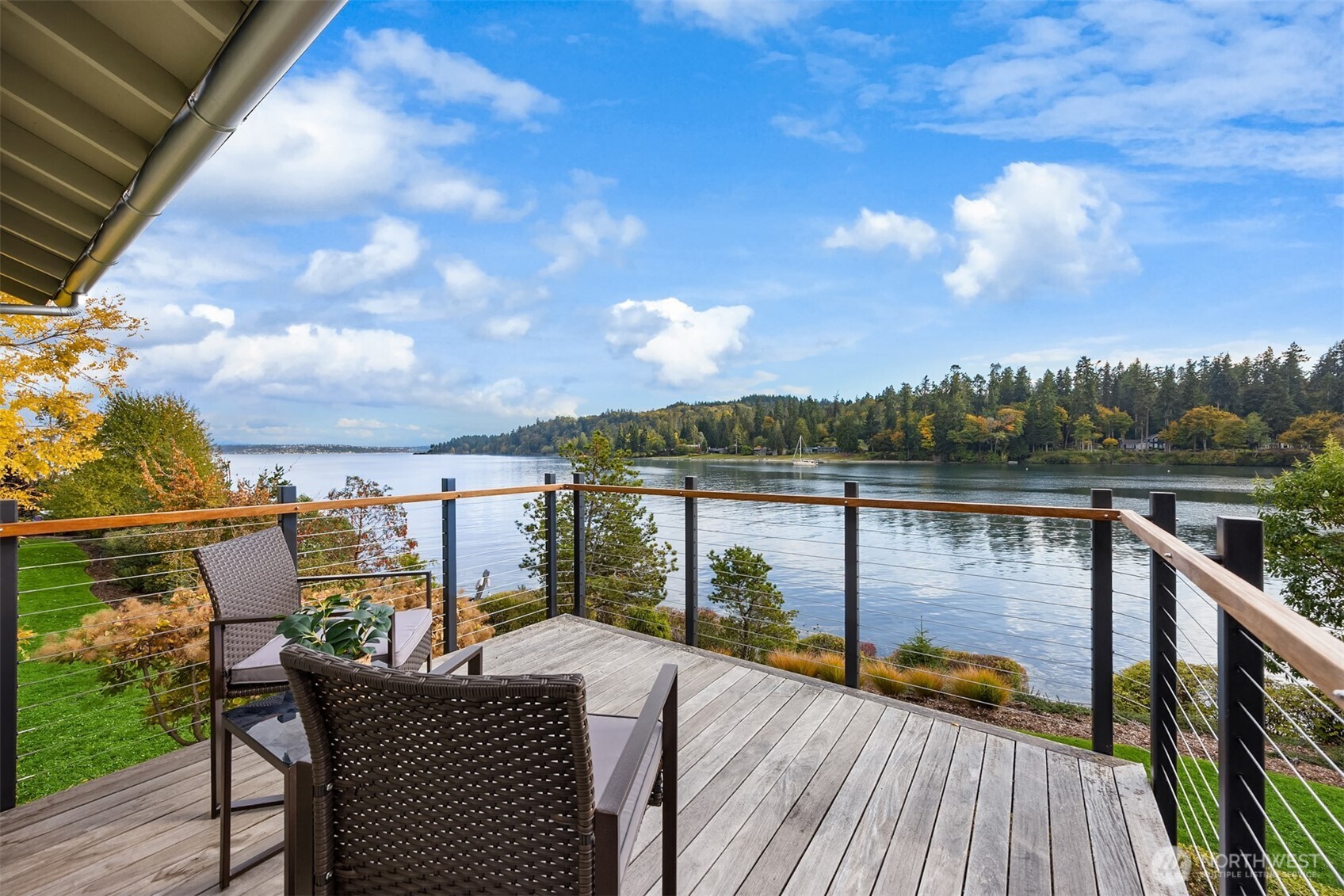 10403 NE Seaborn Road , Bainbridge Island, WA 98110-3173