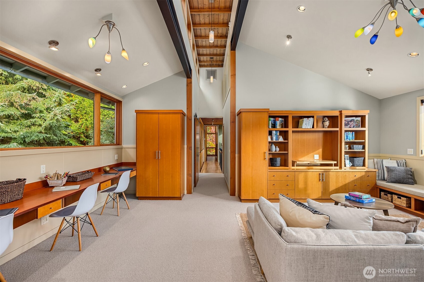 10403 NE Seaborn Road , Bainbridge Island, WA 98110-3173