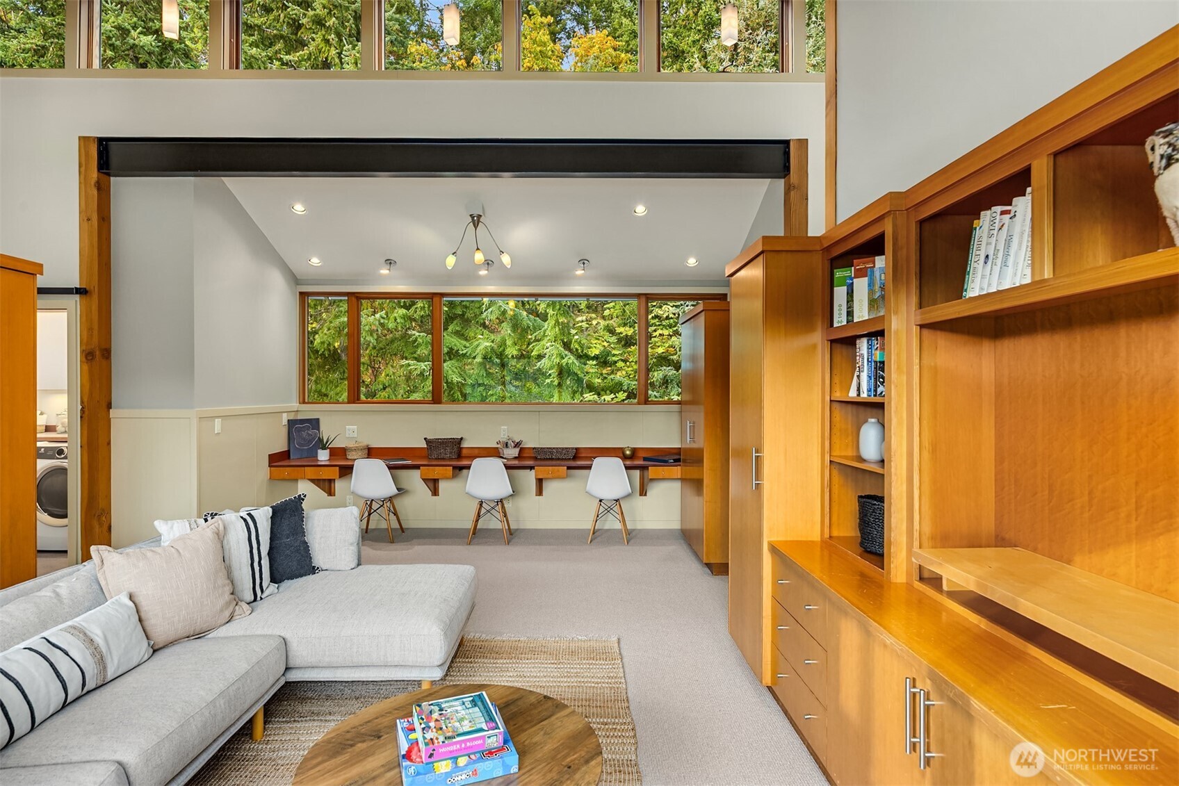 10403 NE Seaborn Road , Bainbridge Island, WA 98110-3173