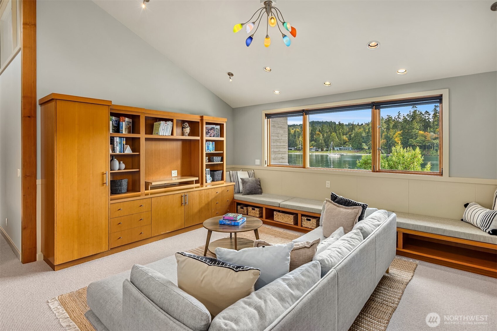 10403 NE Seaborn Road , Bainbridge Island, WA 98110-3173