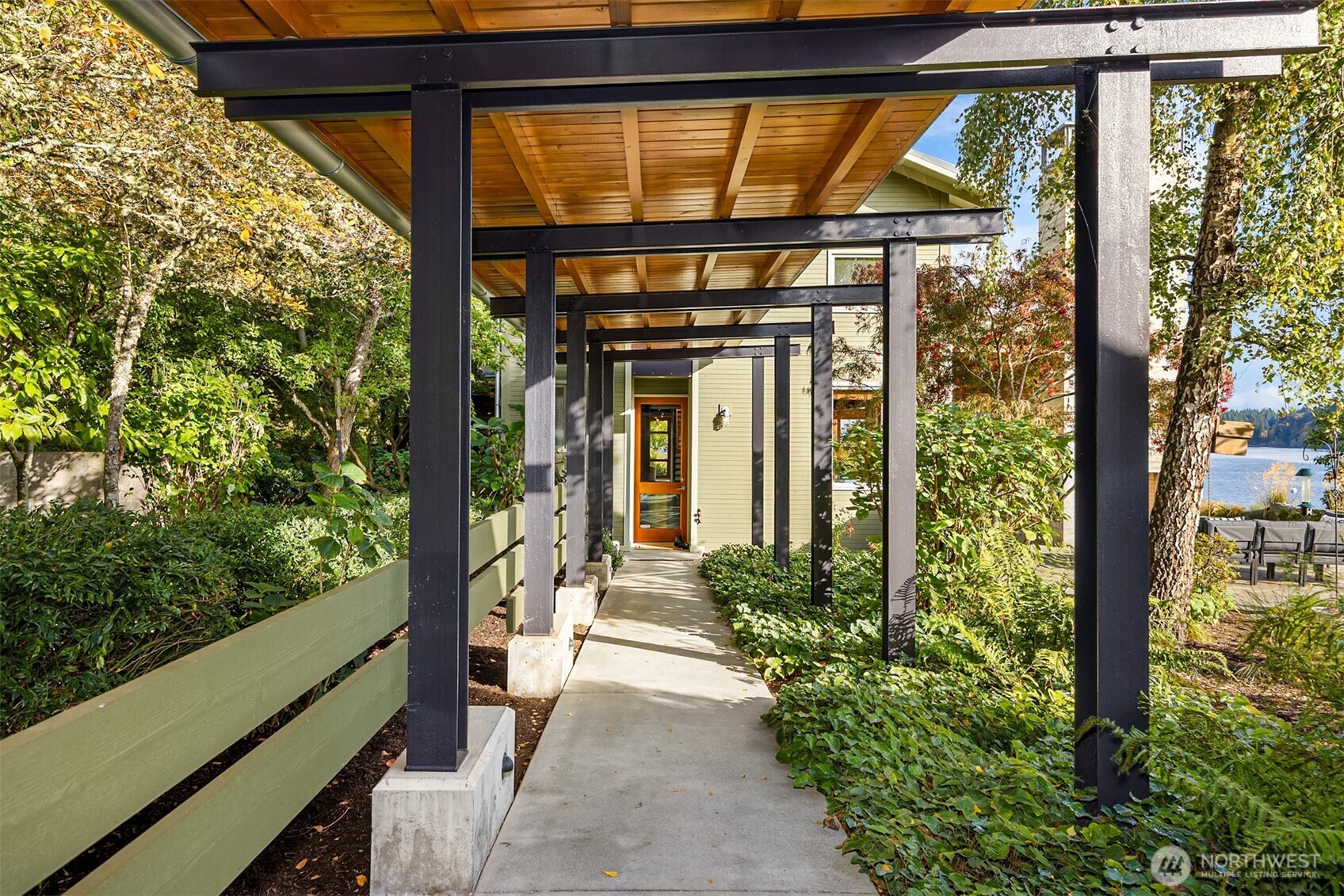 10403 NE Seaborn Road , Bainbridge Island, WA 98110-3173