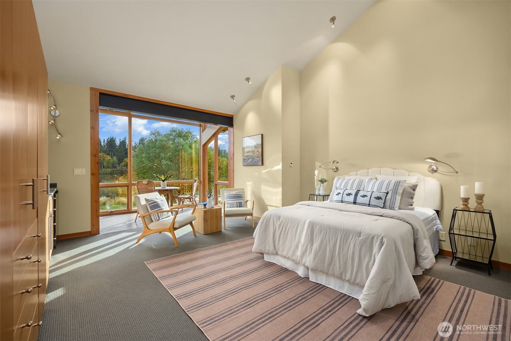 10403 NE Seaborn Road , Bainbridge Island, WA 98110-3173