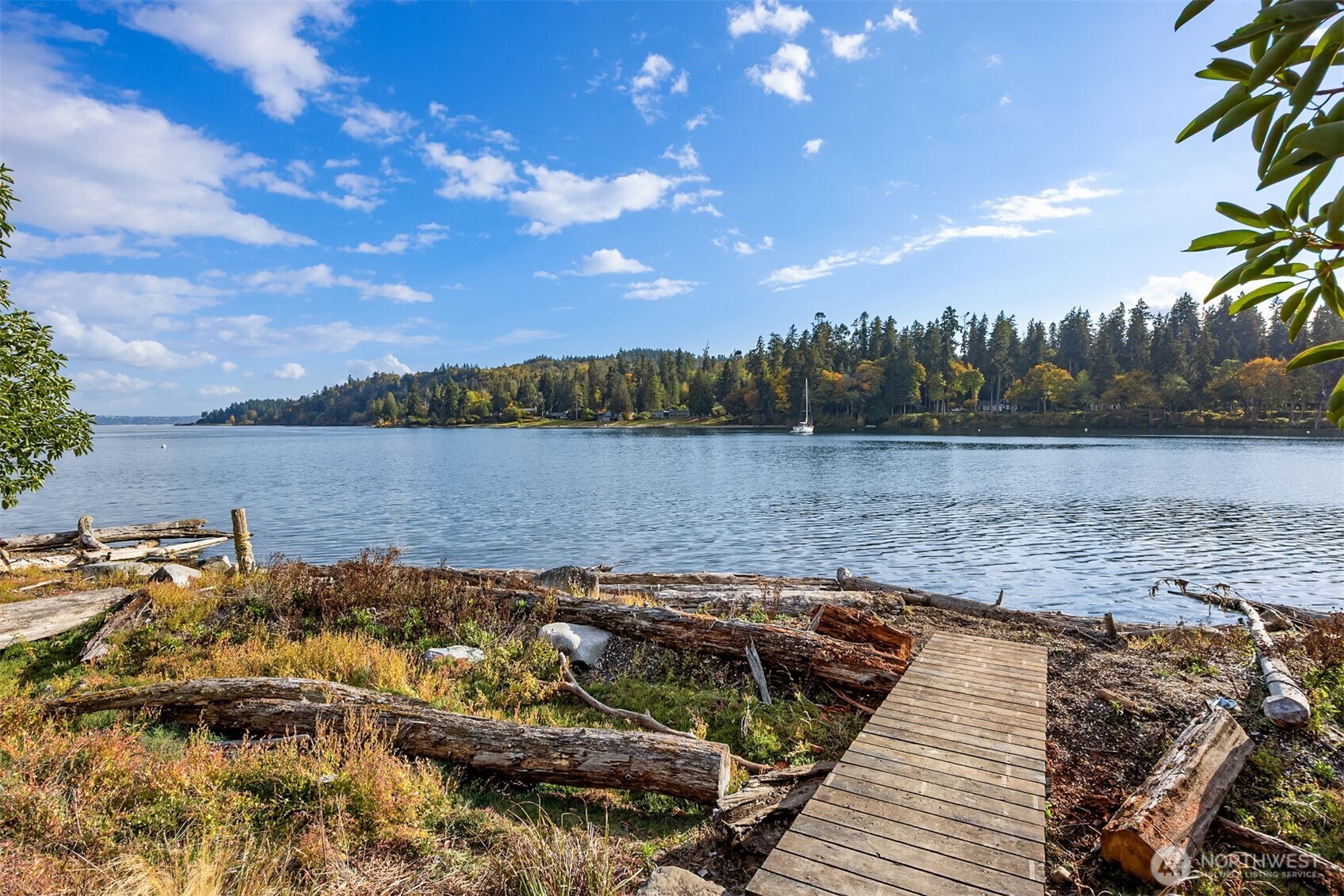 10403 NE Seaborn Road , Bainbridge Island, WA 98110-3173