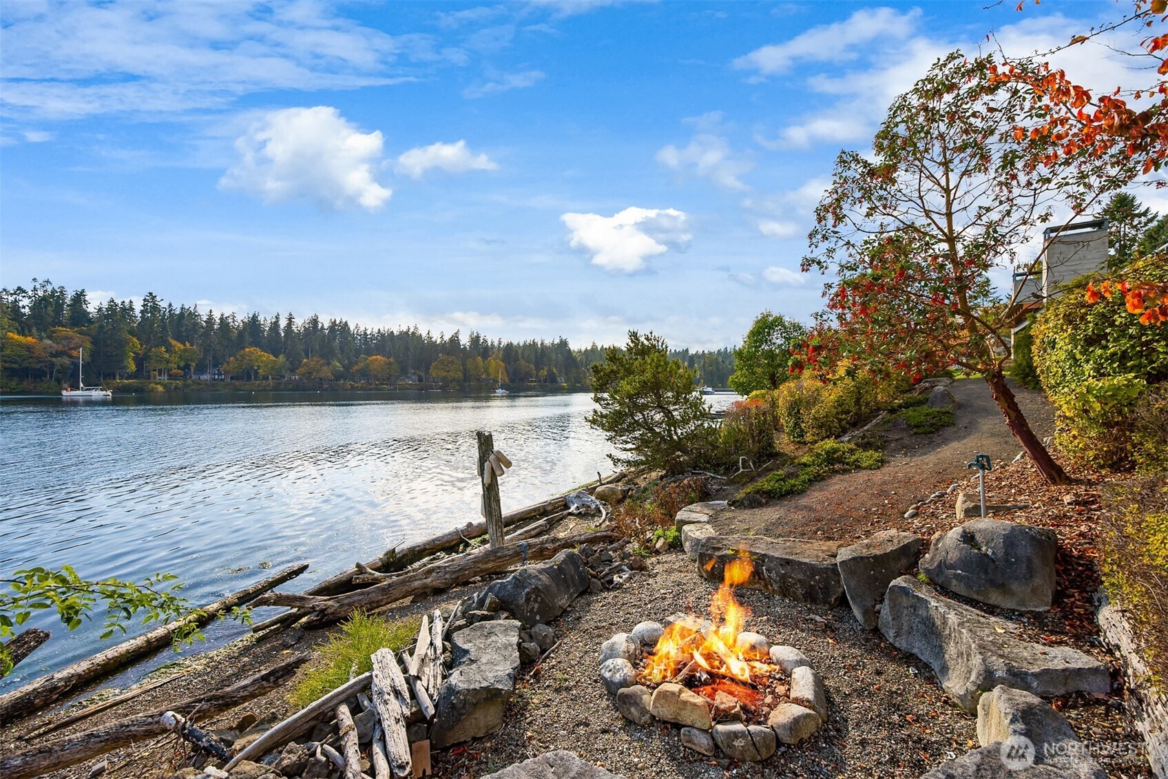 10403 NE Seaborn Road , Bainbridge Island, WA 98110-3173