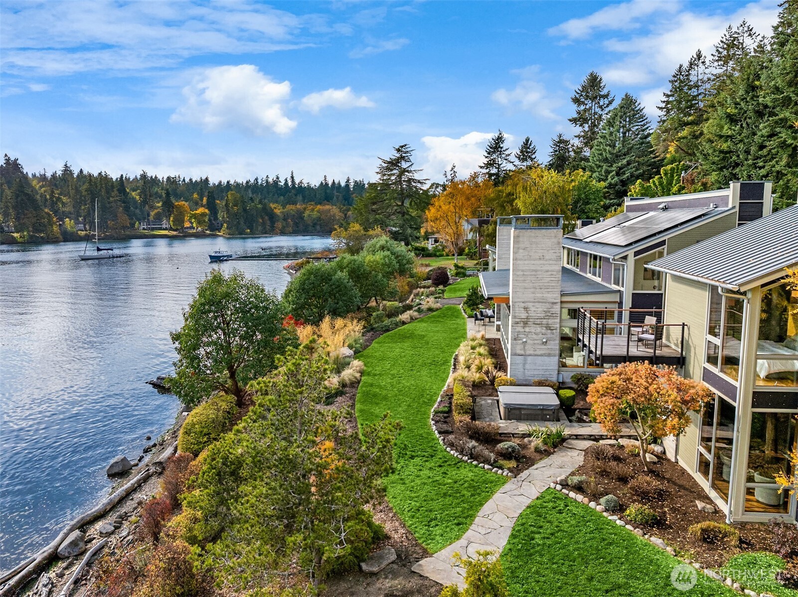 10403 NE Seaborn Road , Bainbridge Island, WA 98110-3173