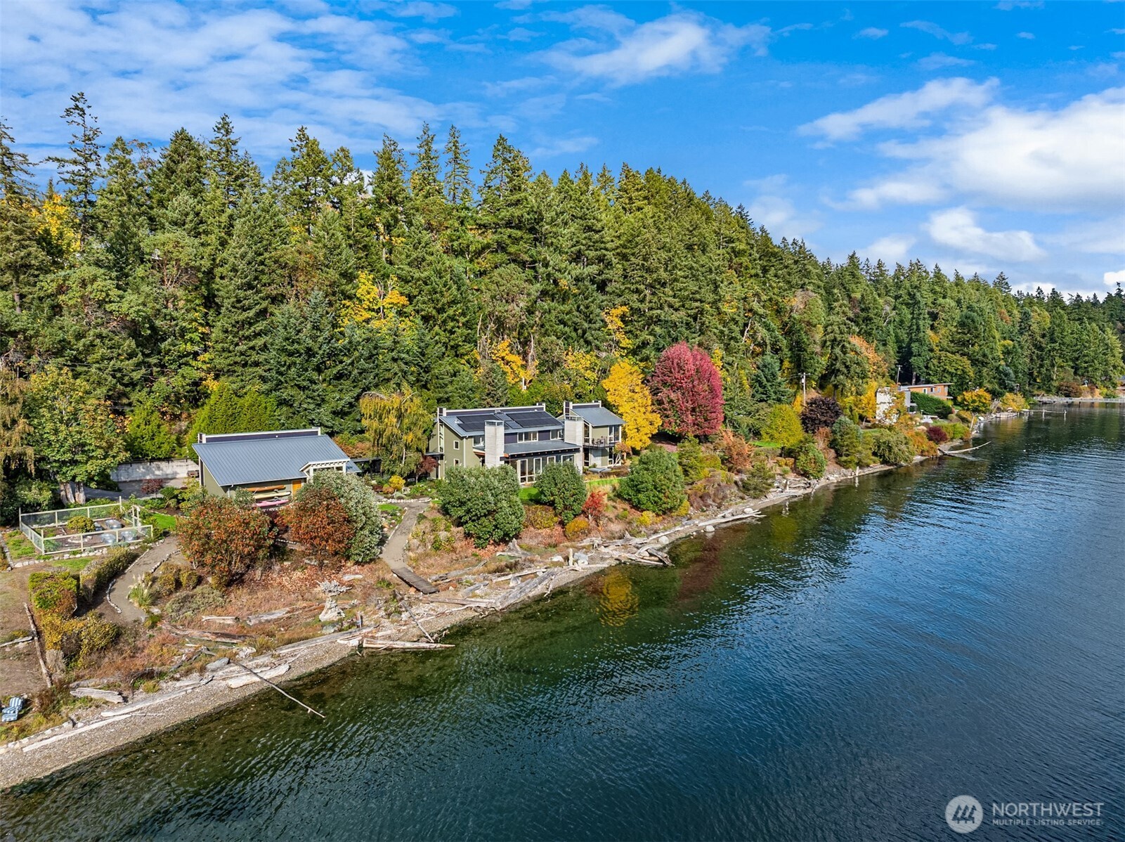 10403 NE Seaborn Road , Bainbridge Island, WA 98110-3173
