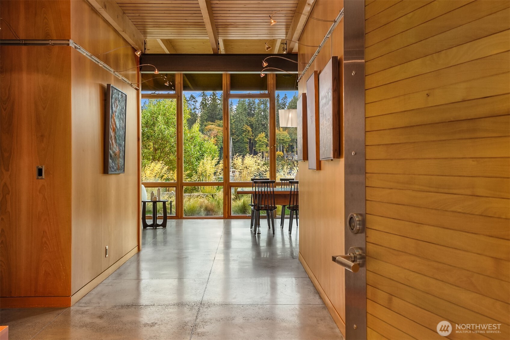 10403 NE Seaborn Road , Bainbridge Island, WA 98110-3173