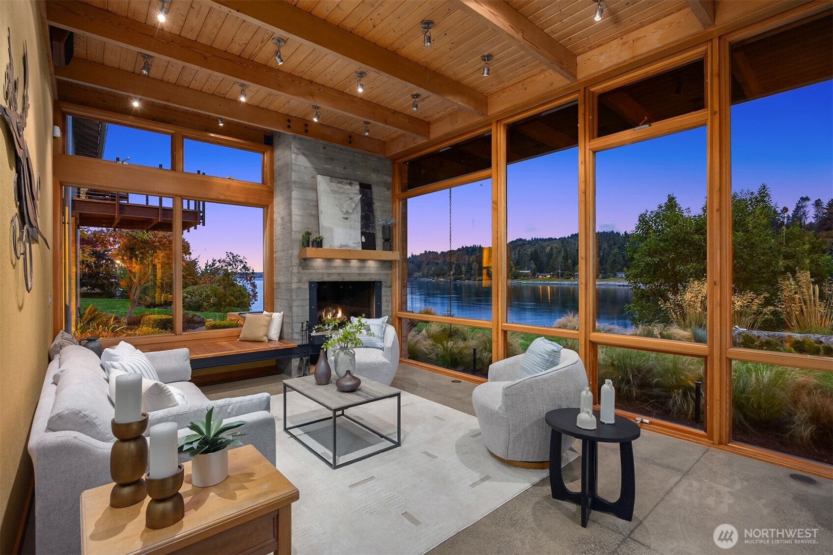 10403 NE Seaborn Road , Bainbridge Island, WA 98110-3173