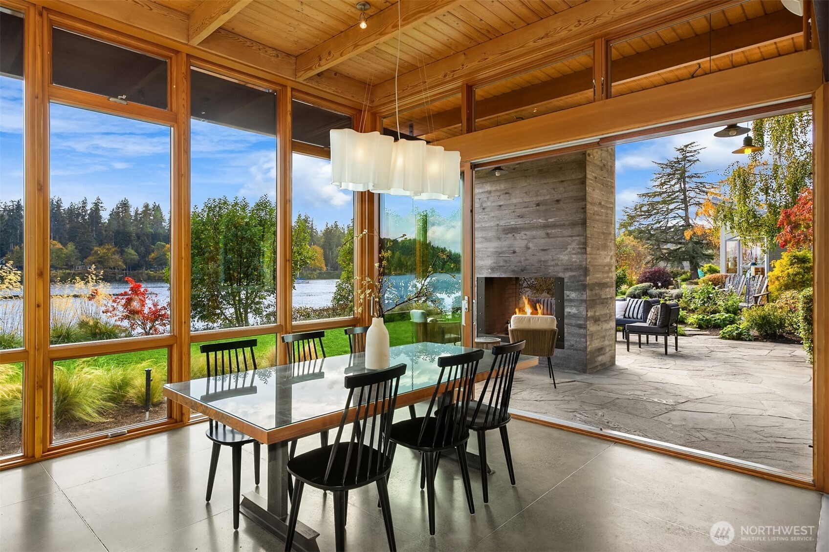 10403 NE Seaborn Road , Bainbridge Island, WA 98110-3173