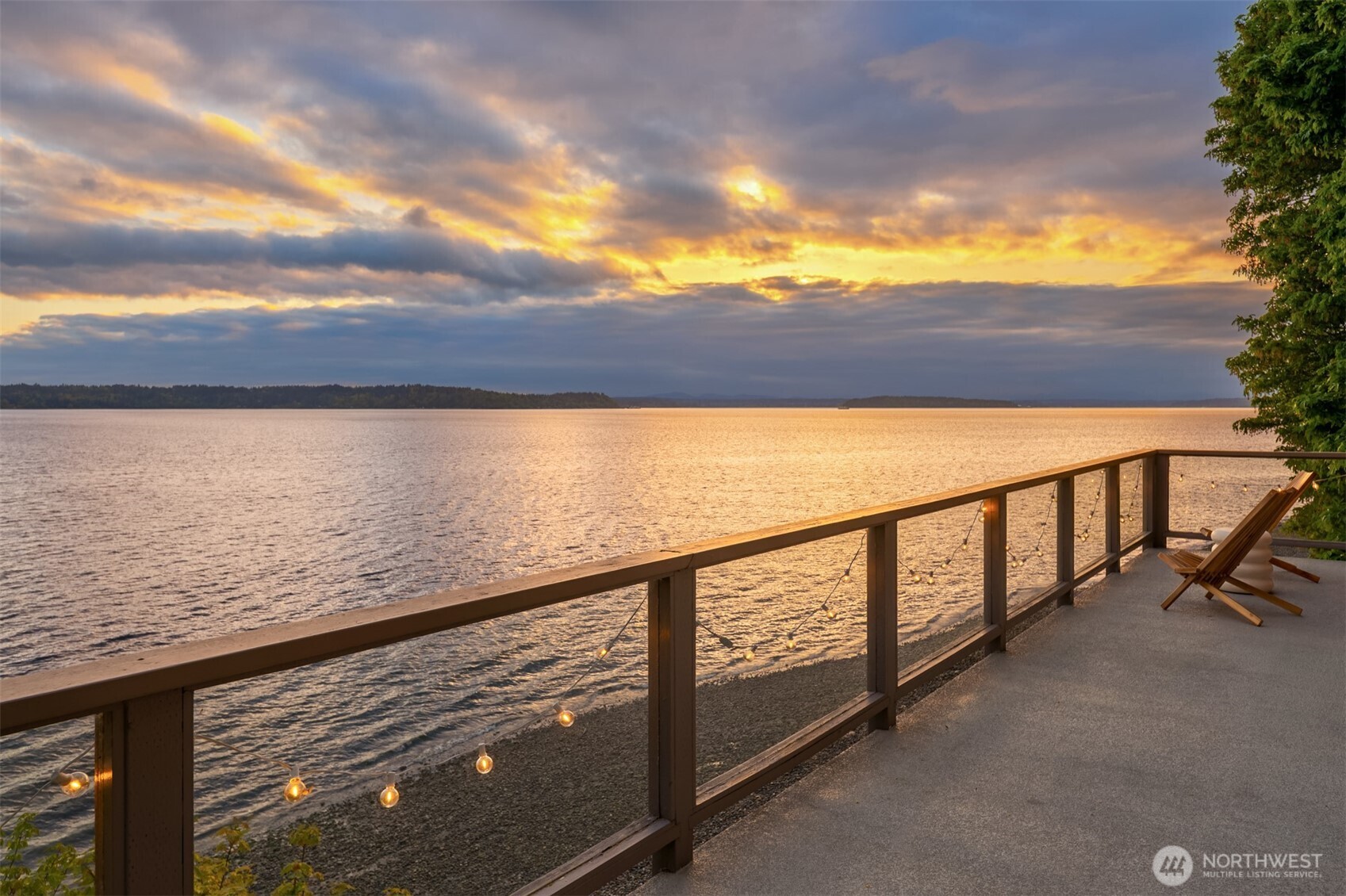 10835 Arroyo Beach Place SW, Seattle, WA 98146