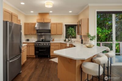 10835 Arroyo Beach Place SW, Seattle, WA 98146 - Photo 19