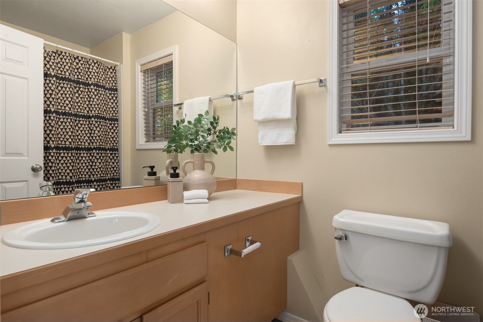 10835 Arroyo Beach Place SW, Seattle, WA 98146
