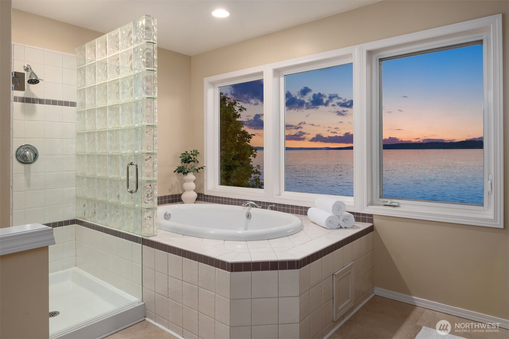 10835 Arroyo Beach Place SW, Seattle, WA 98146