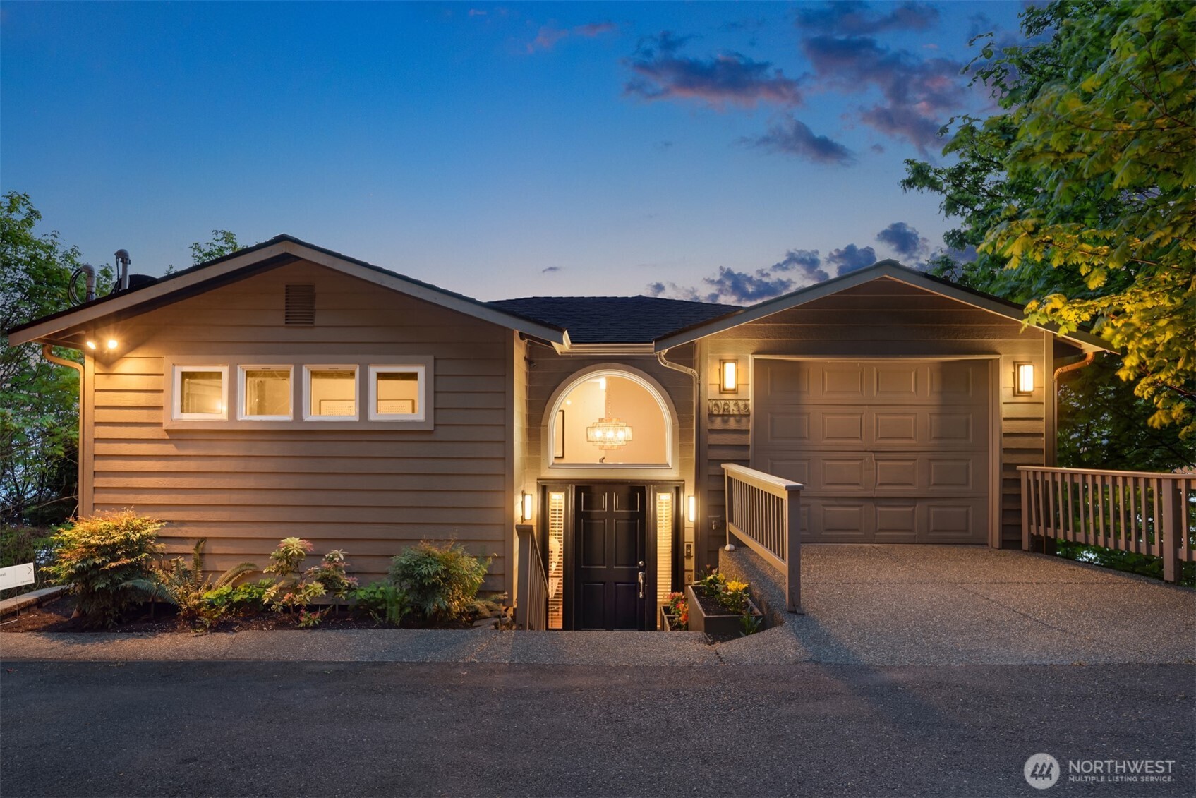 10835 Arroyo Beach Place SW, Seattle, WA 98146