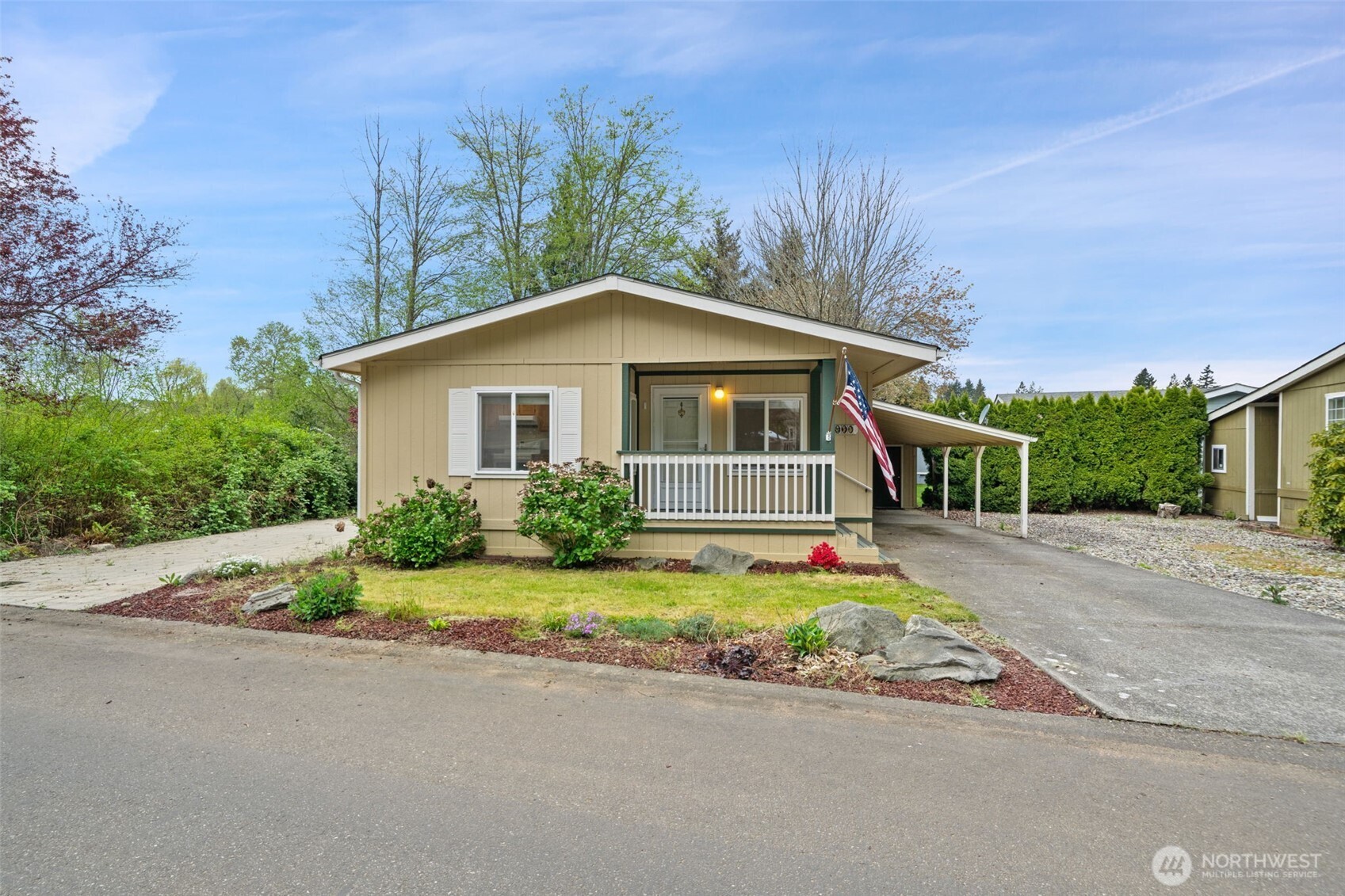 900 NE Saturn Lane , Bremerton, WA 98311