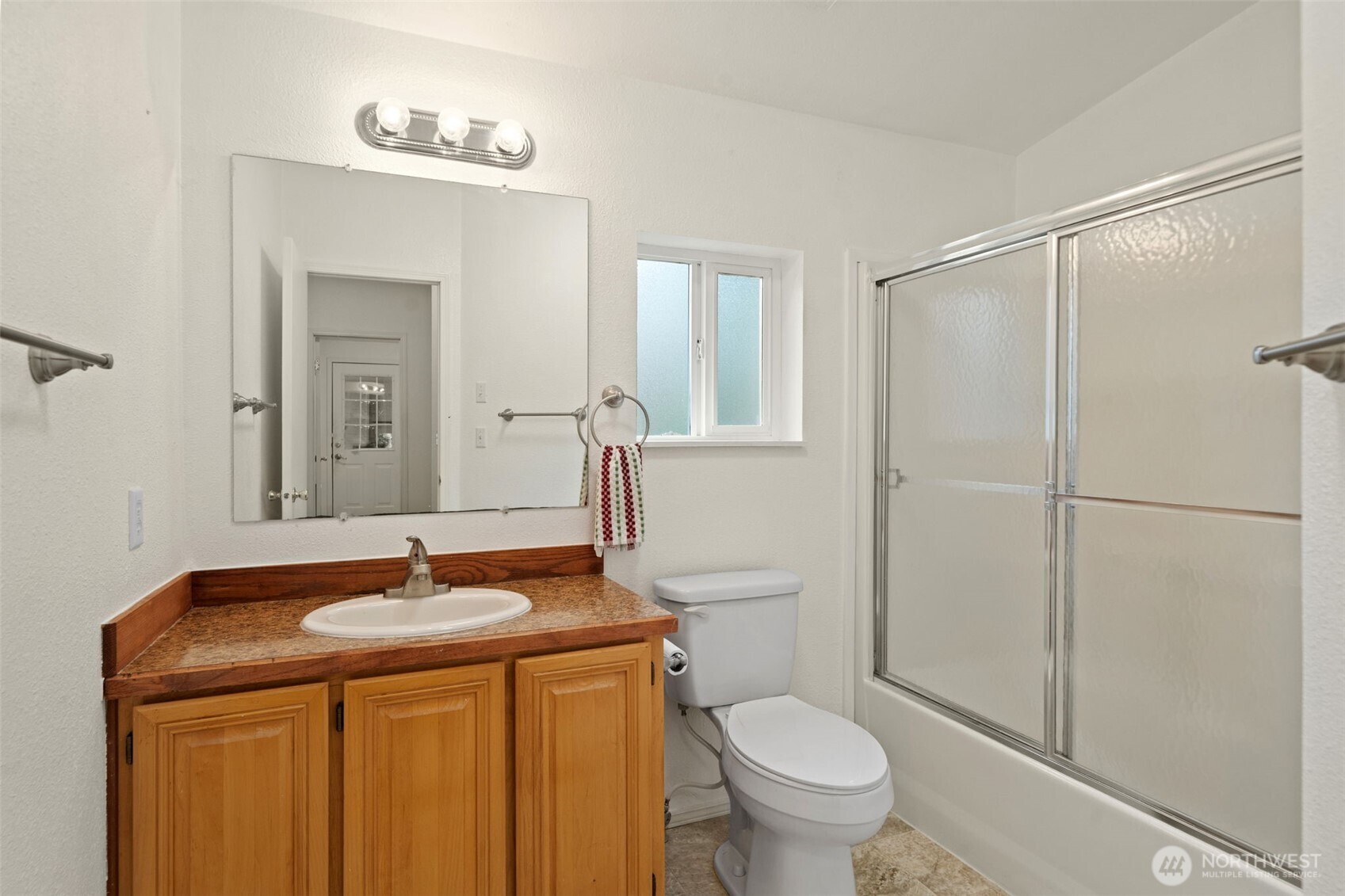 900 NE Saturn Lane , Bremerton, WA 98311