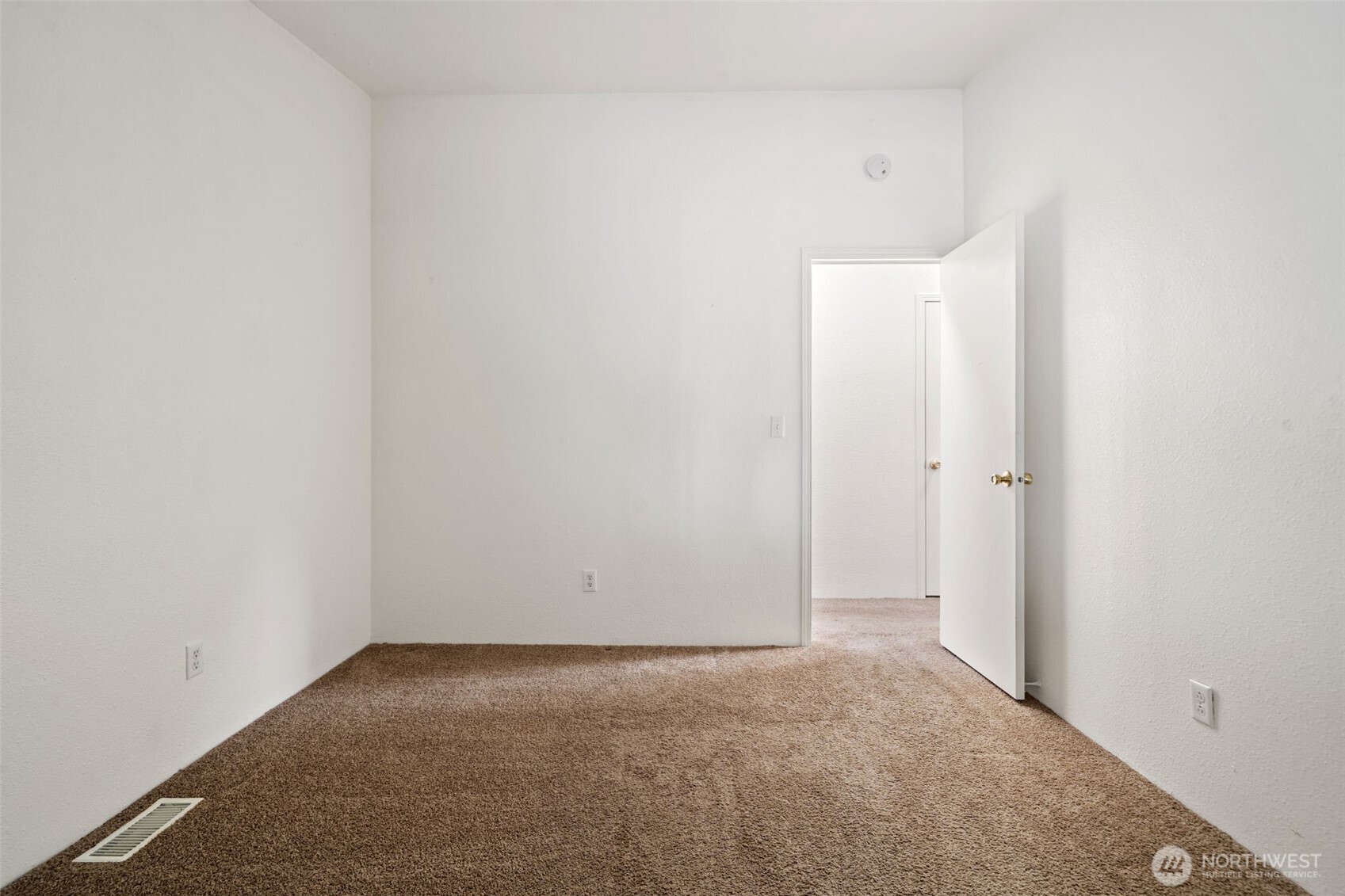 900 NE Saturn Lane , Bremerton, WA 98311