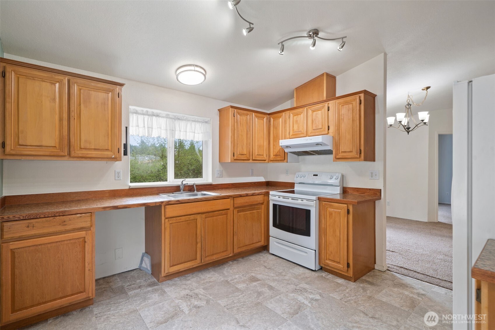 900 NE Saturn Lane , Bremerton, WA 98311
