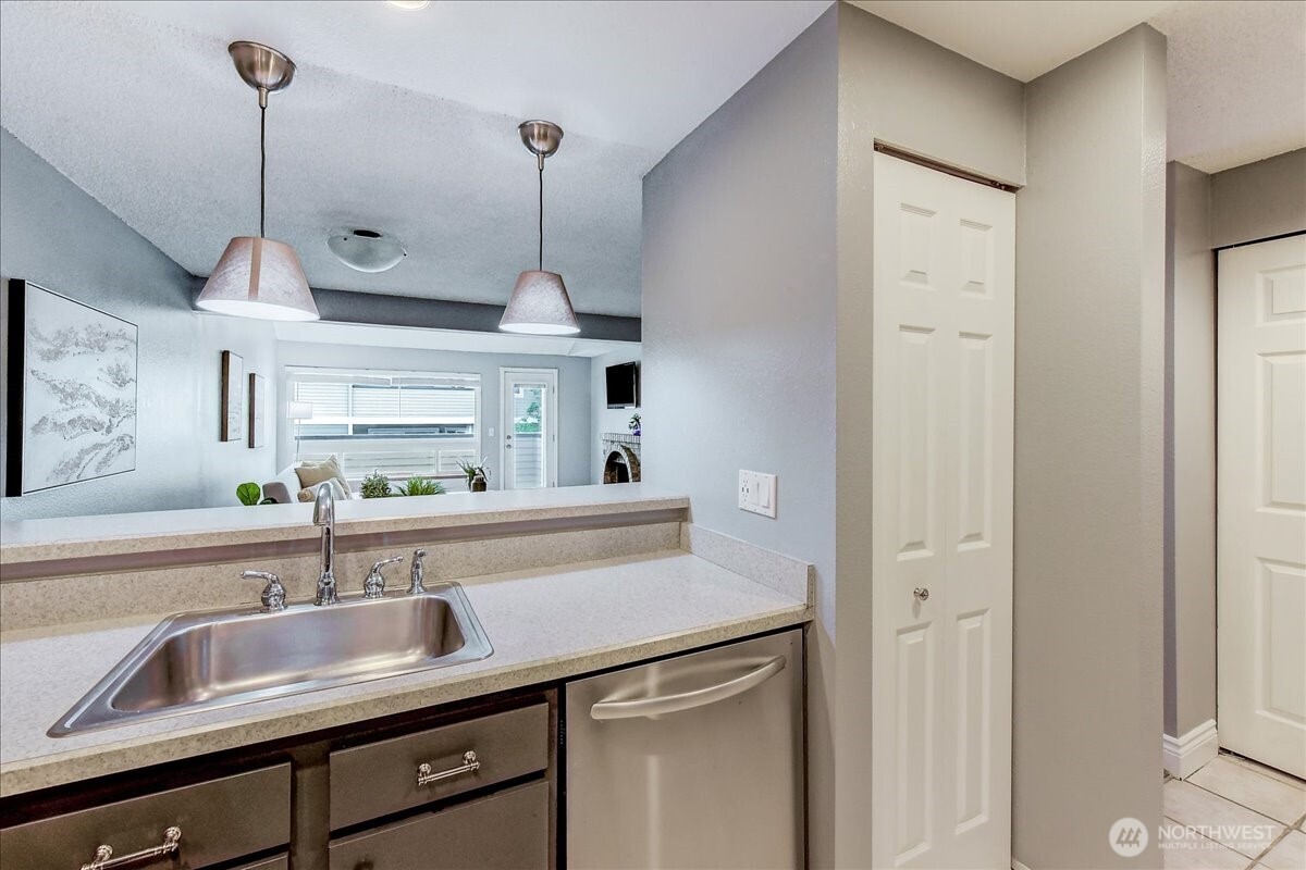 14312 126th Avenue NE #A302, Kirkland, WA 98034