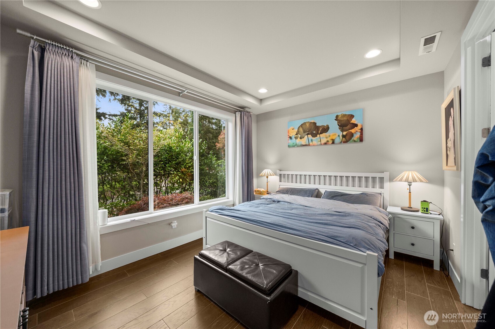 10351 SE 8th Street , Bellevue, WA 98004