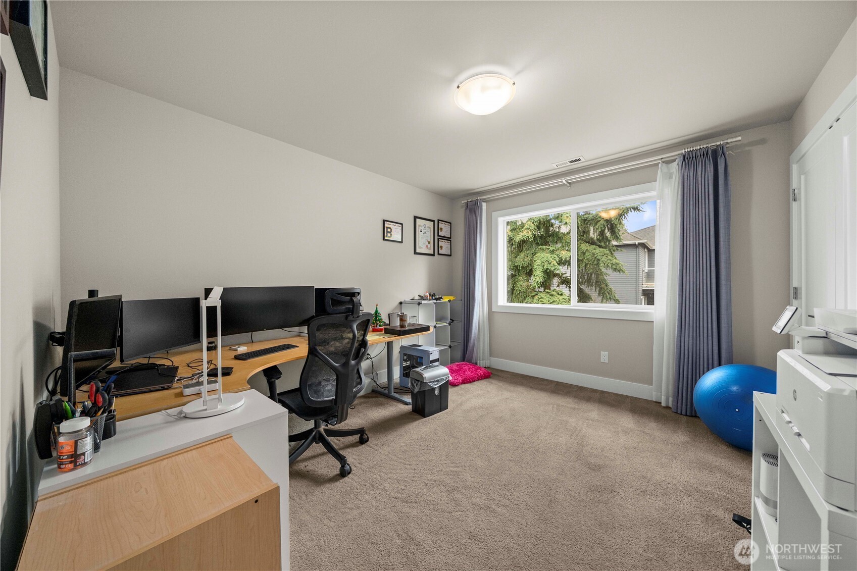 10351 SE 8th Street , Bellevue, WA 98004