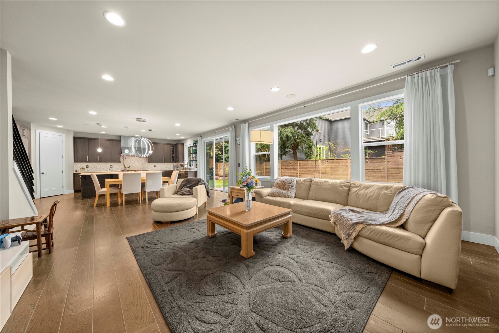 10351 SE 8th Street , Bellevue, WA 98004