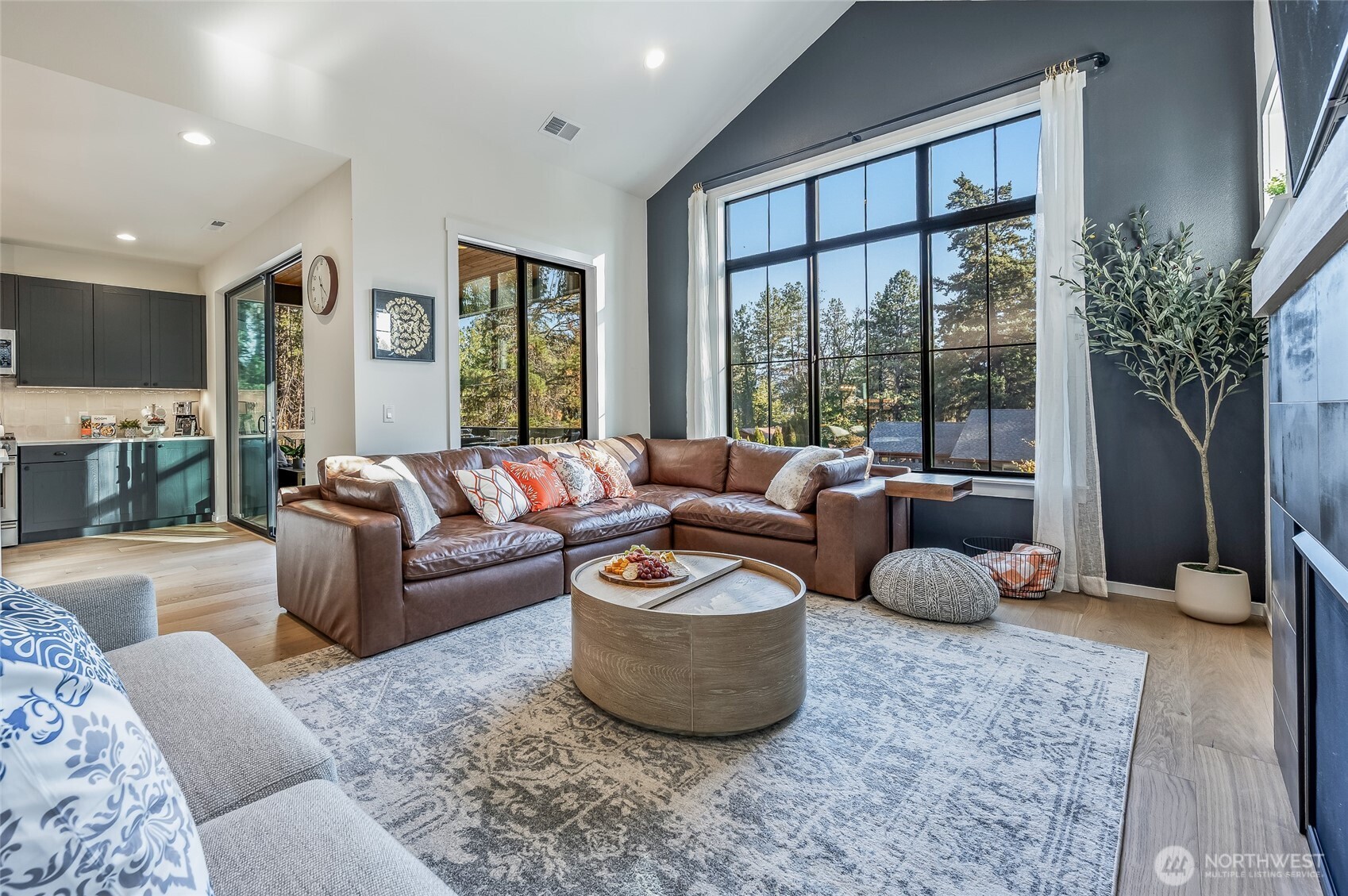 408 W 6th Street , Cle Elum, WA 98922