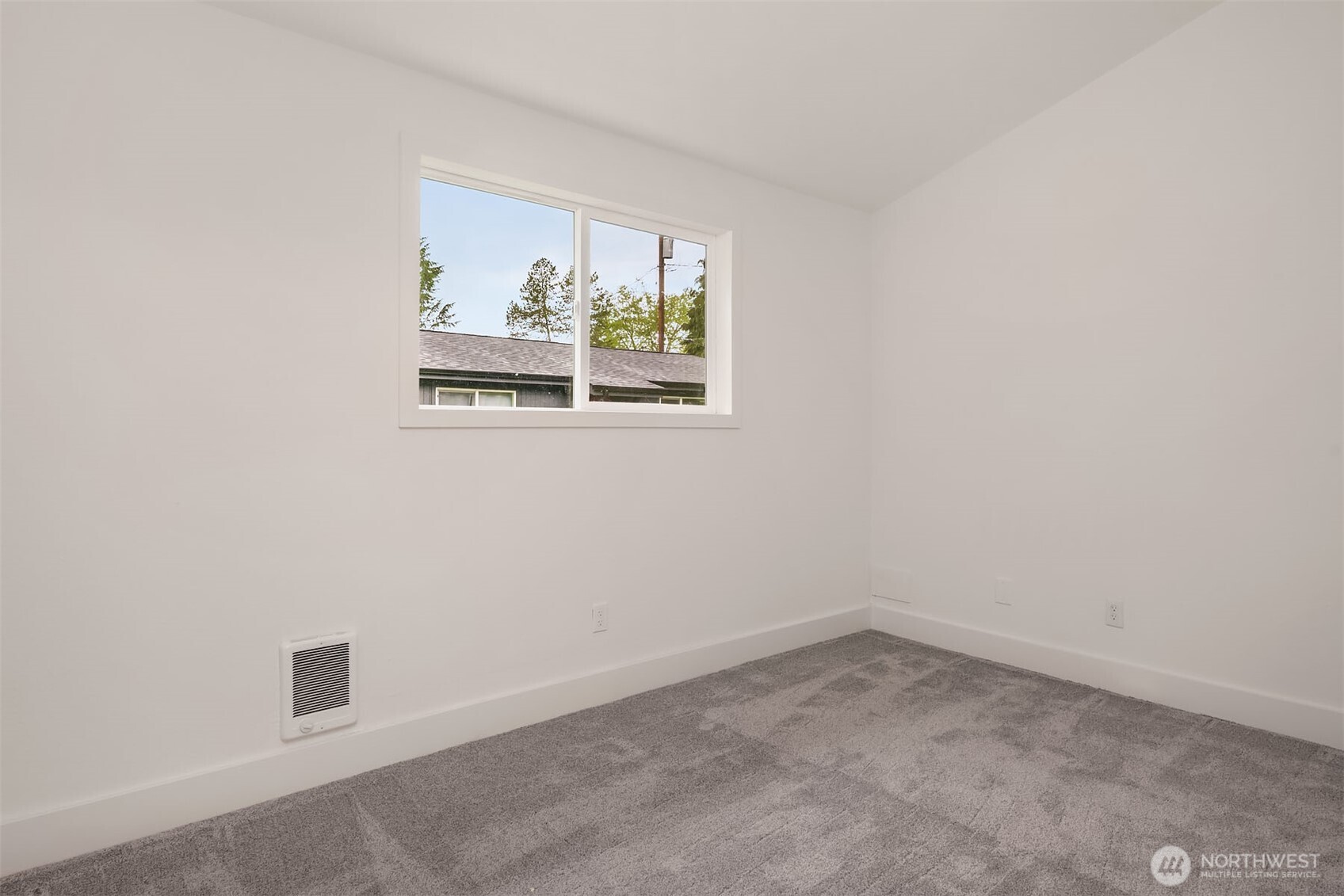 340 SE Clark Street , Issaquah, WA 98027