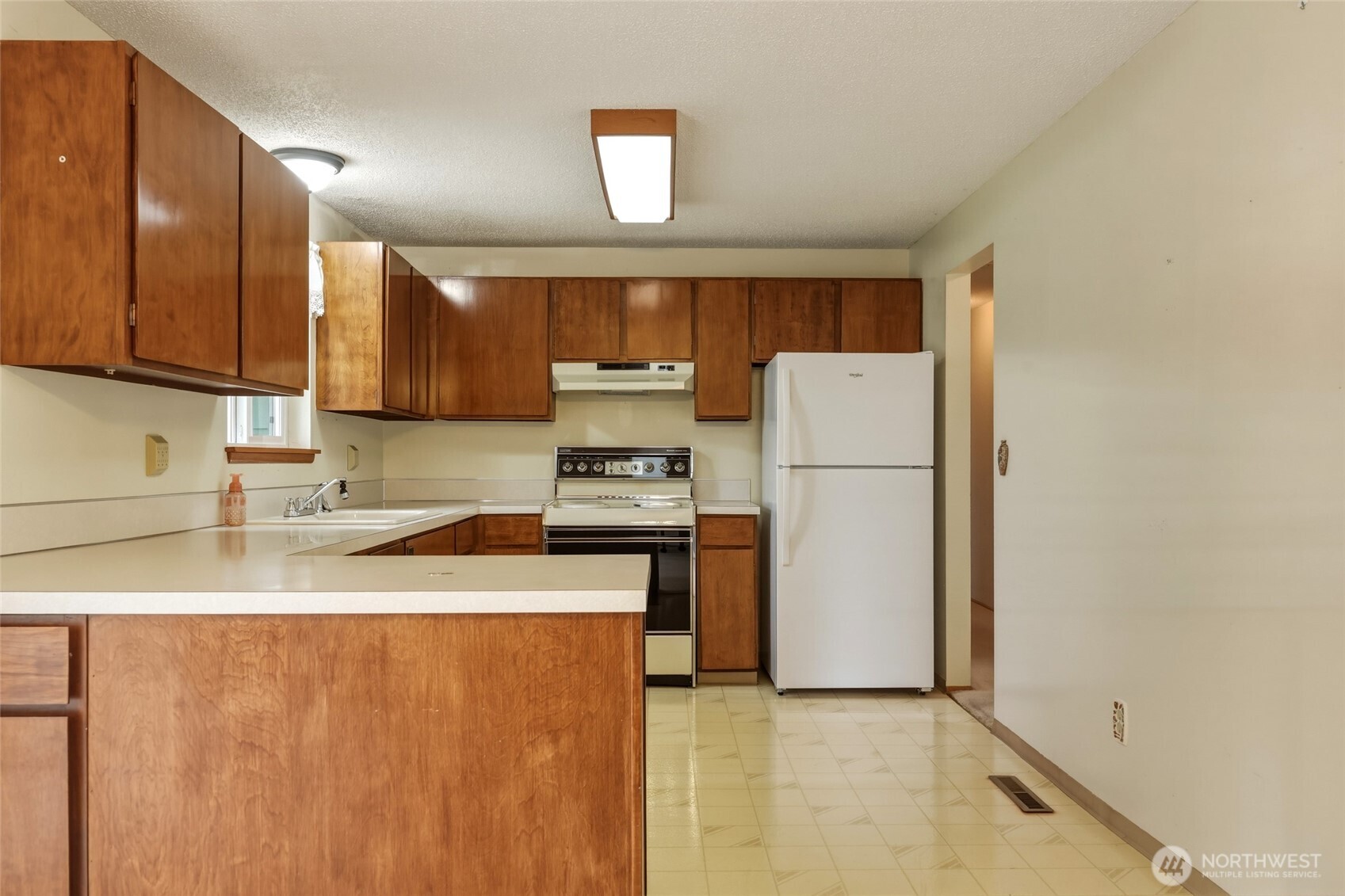 2420 Holly Lane SE, Olympia, WA 98501