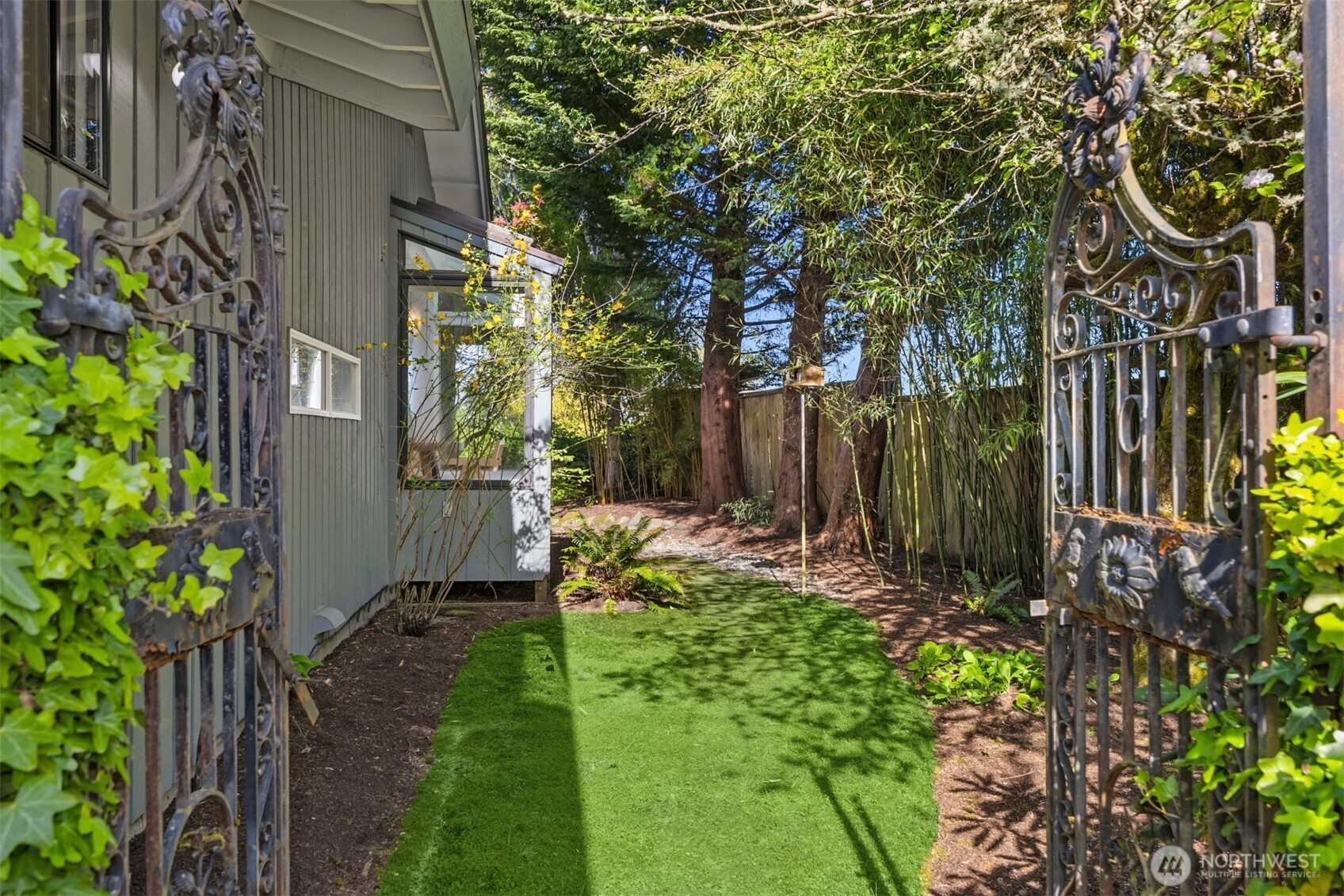10700 NE Broomgerrie Road , Bainbridge Island, WA 98110