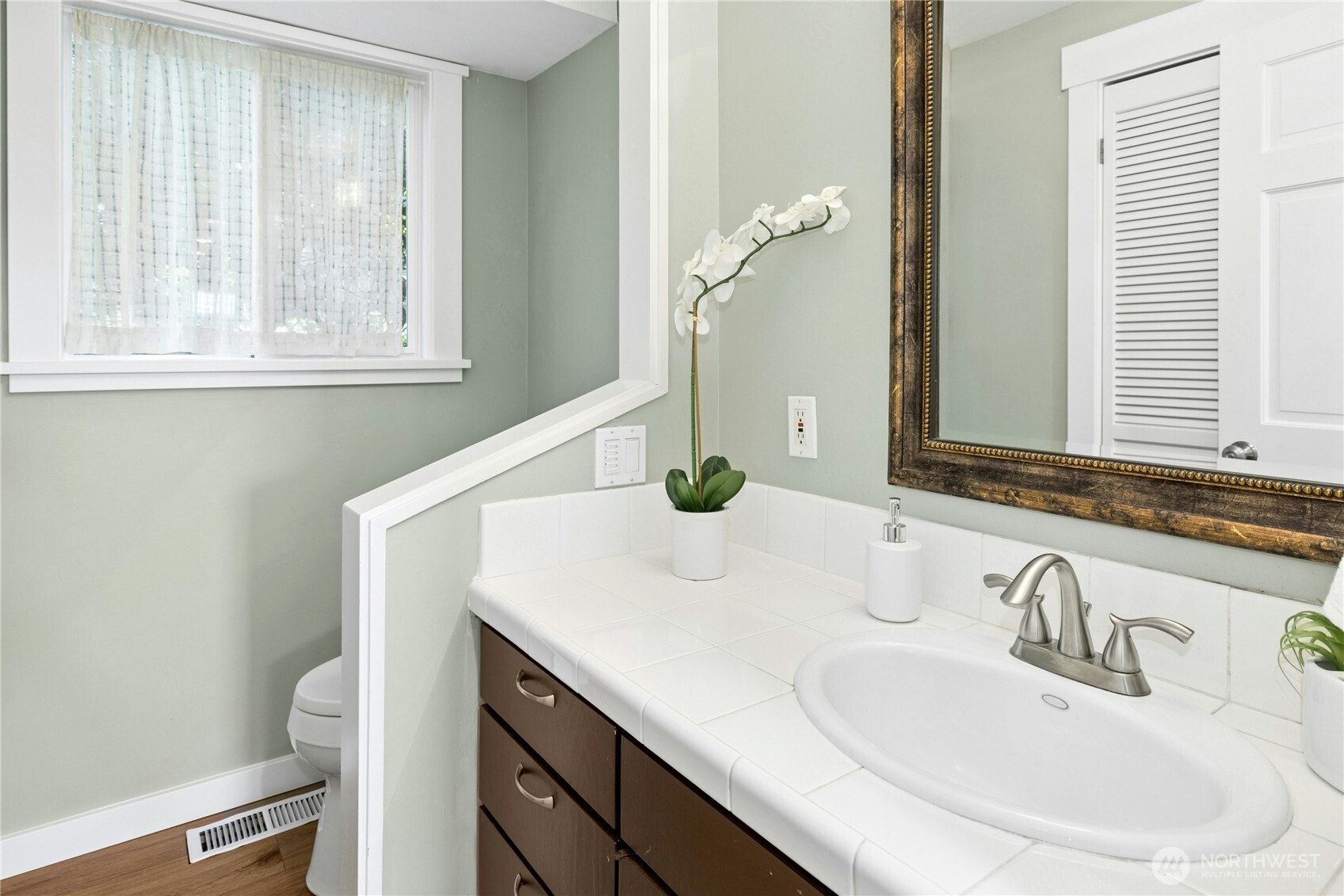 5100 Crystal Springs Drive NE, Bainbridge Island, WA 98110
