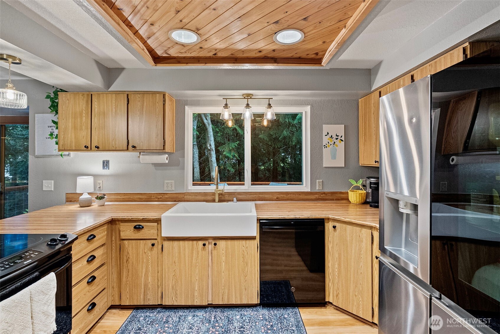 8220 Lariat Trail NW, Bremerton, WA 98311
