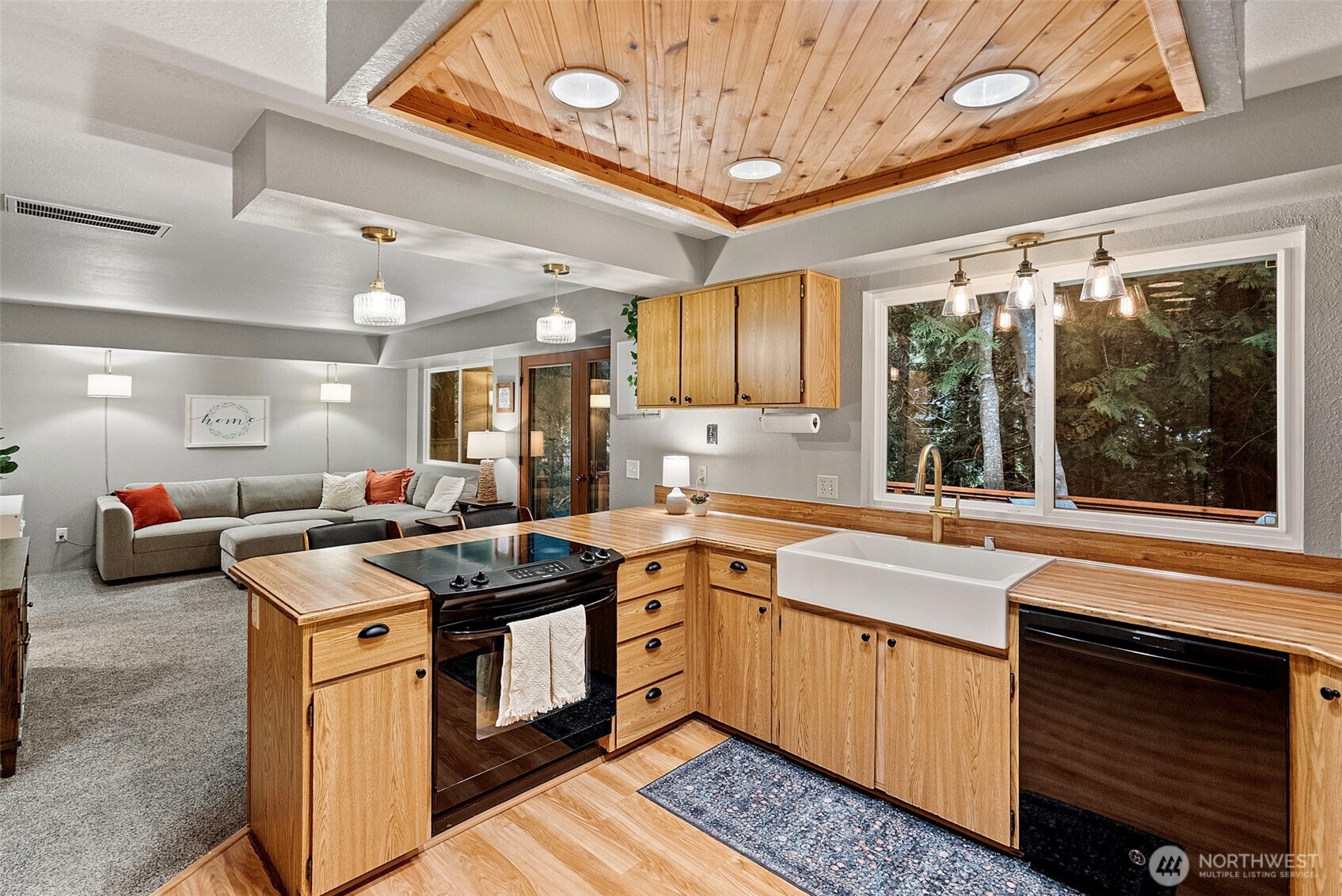 8220 Lariat Trail NW, Bremerton, WA 98311