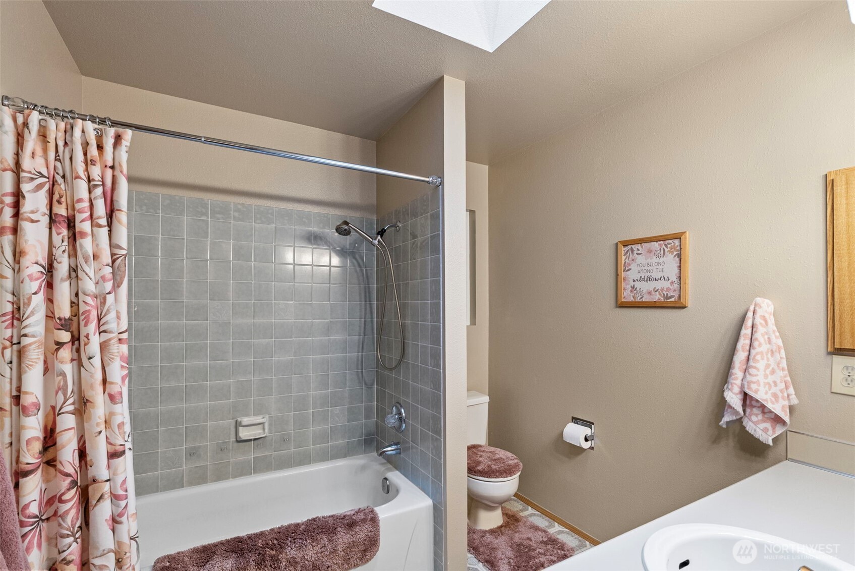 8220 Lariat Trail NW, Bremerton, WA 98311