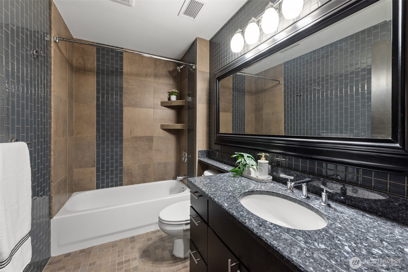 2717 Western Avenue #1018, Seattle, WA 98121