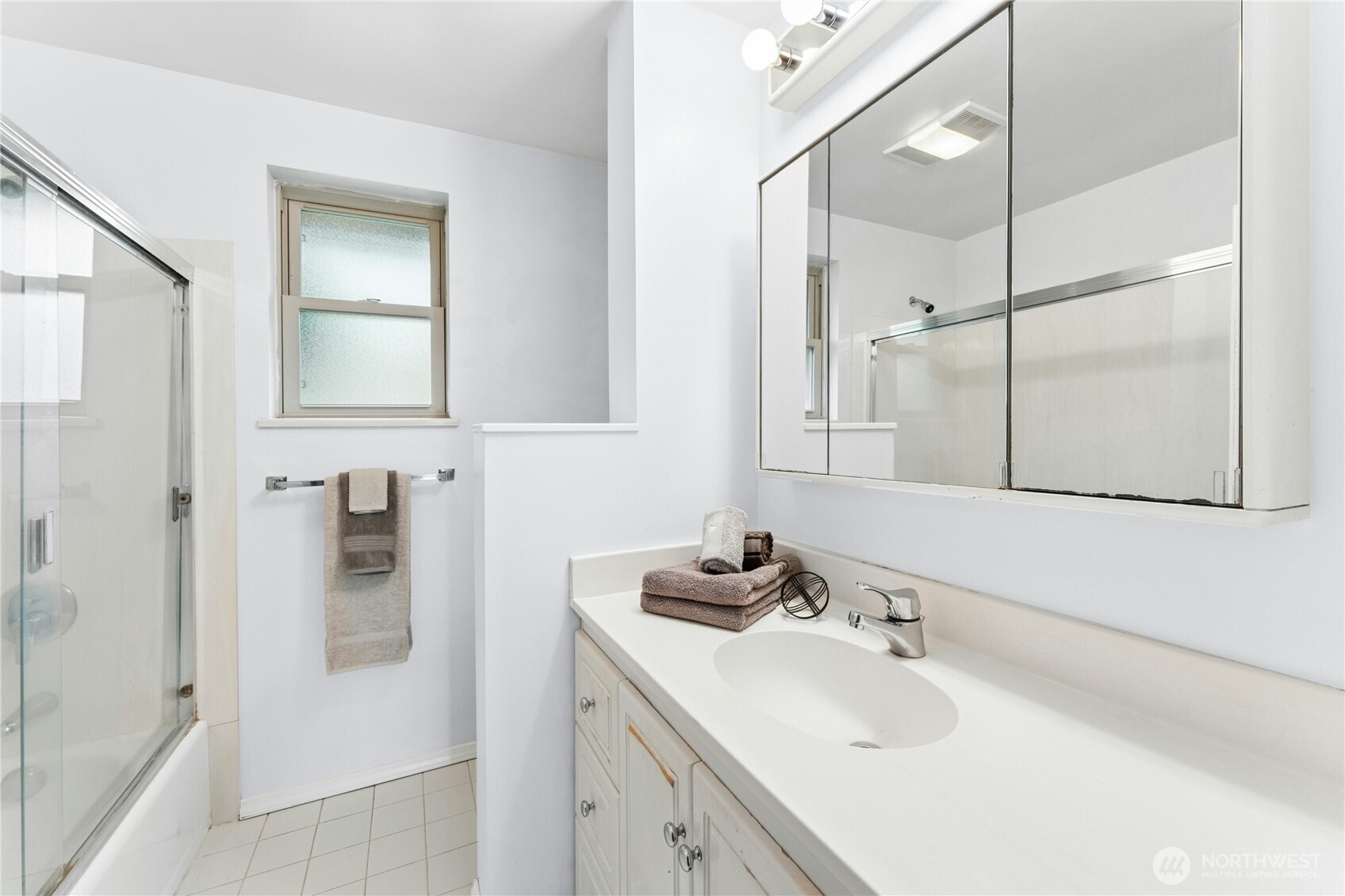 5803 Oberlin Avenue NE, Seattle, WA 98105-2125