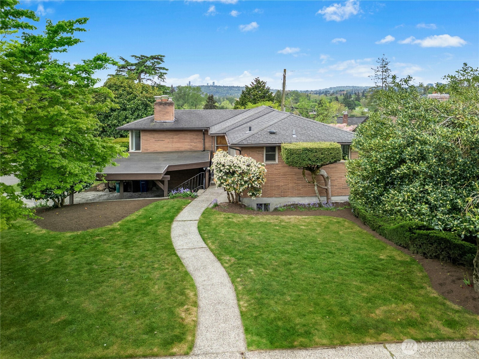 5803 Oberlin Avenue NE, Seattle, WA 98105-2125