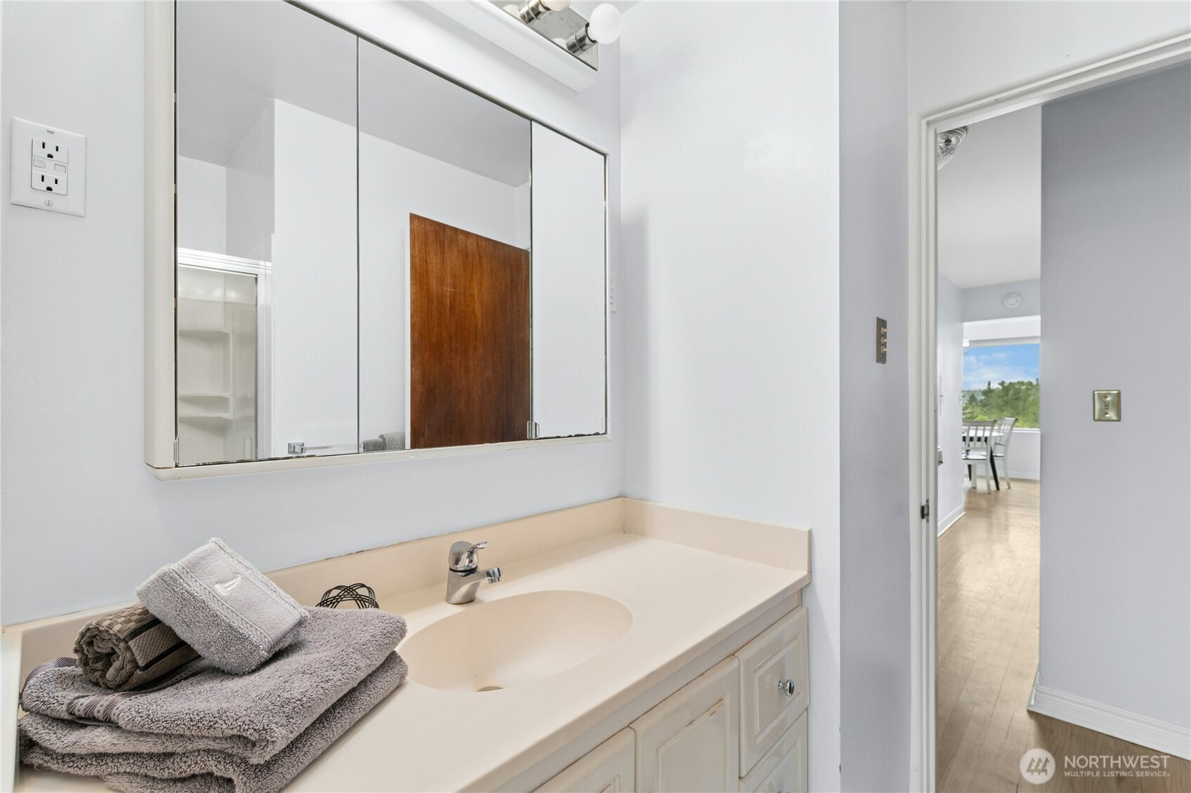 5803 Oberlin Avenue NE, Seattle, WA 98105-2125