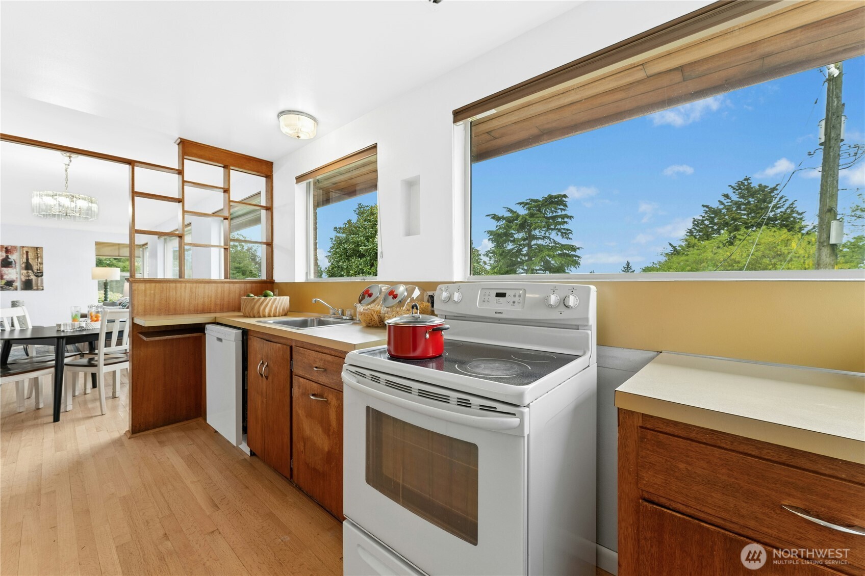 5803 Oberlin Avenue NE, Seattle, WA 98105-2125