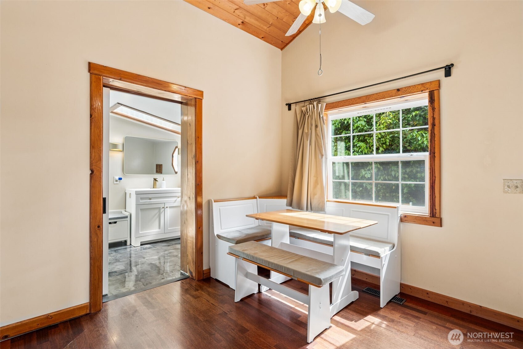 636 Water Street , South Bend, WA 98586