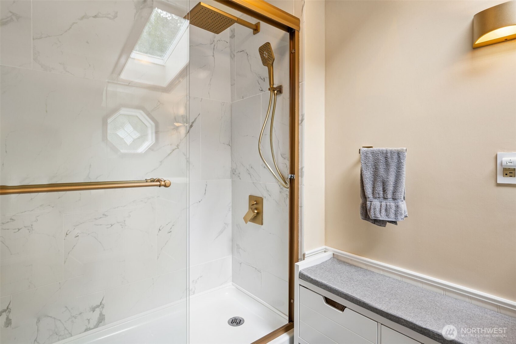 636 Water Street , South Bend, WA 98586