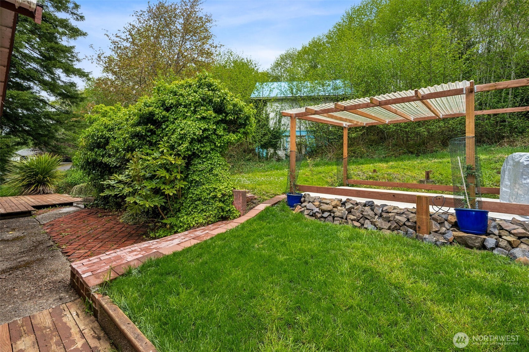 636 Water Street , South Bend, WA 98586
