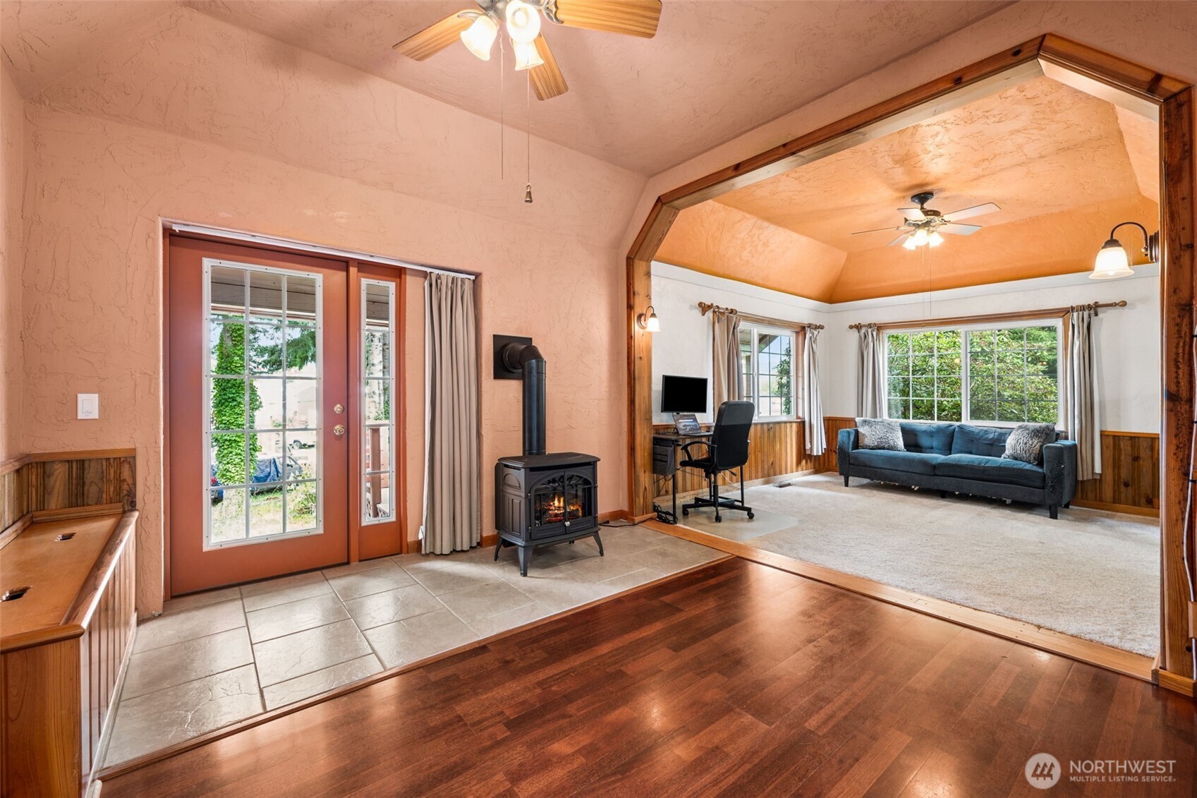 636 Water Street , South Bend, WA 98586
