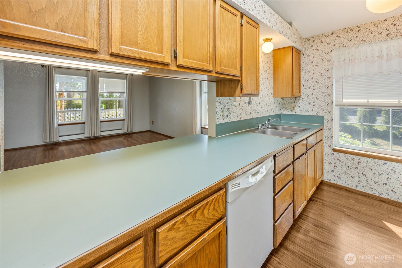 7123 Lakeside Street SW, Olympia, WA 98512