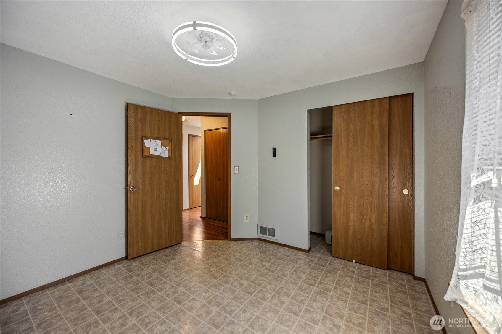 7123 Lakeside Street SW, Olympia, WA 98512