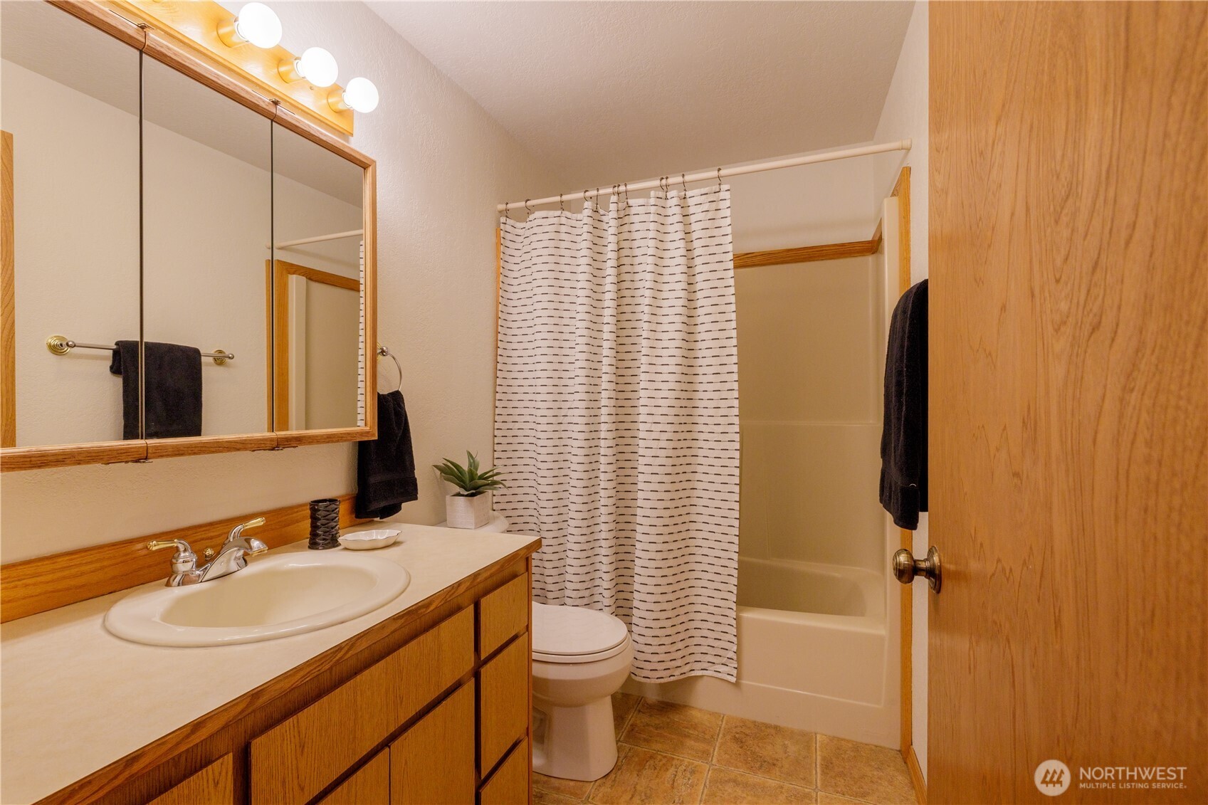 3115 Friendly Grove Road NE, Olympia, WA 98506