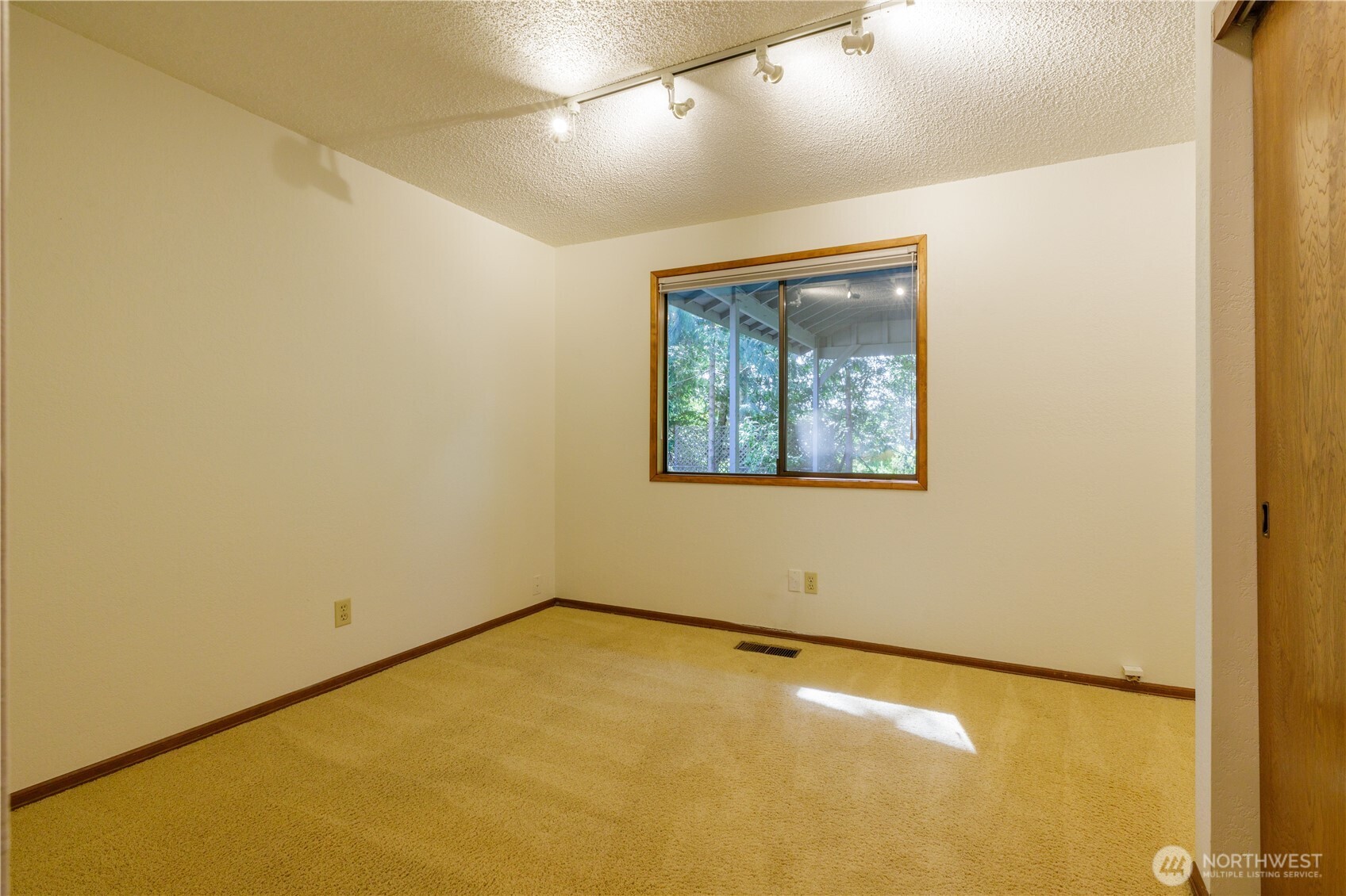 3115 Friendly Grove Road NE, Olympia, WA 98506
